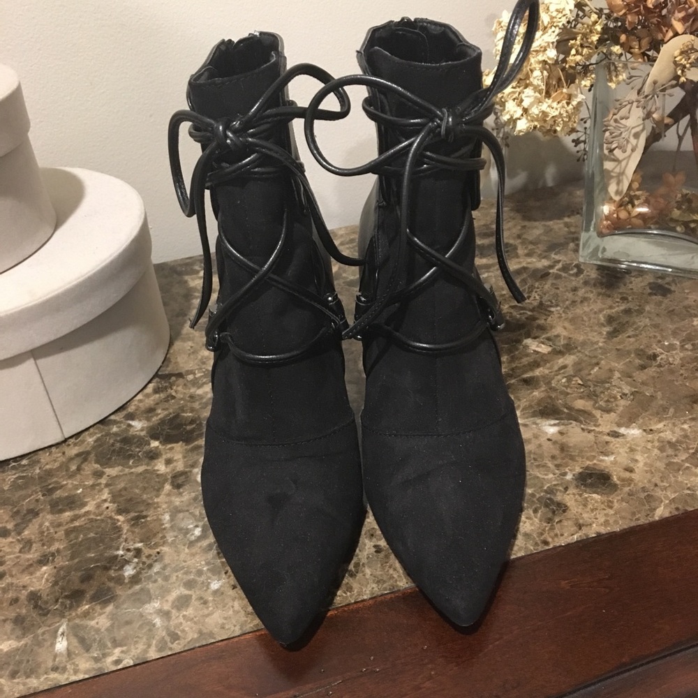 NINE WEST BLACK BOOTIES SZ 6.5